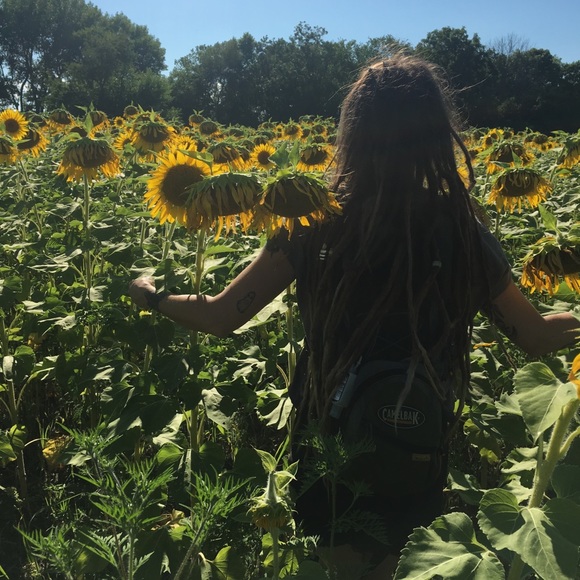 𝙷𝚘𝚠𝚍𝚢 𝚏𝚛𝚒𝚎𝚗𝚍𝚜♒️👁🌿🔮👻🎶🙏🏽🌲⚔️👽🌌 - Picture 15 of 16